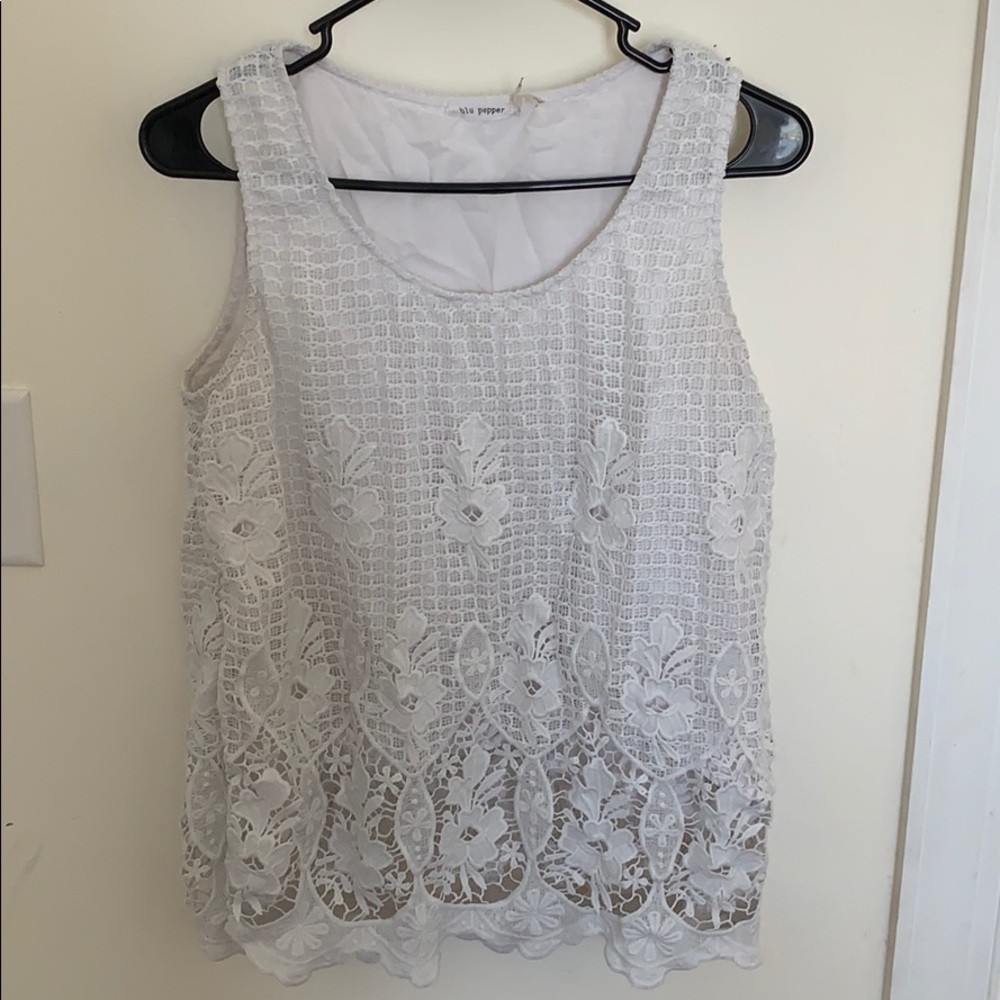 Blu pepper medium white blouse